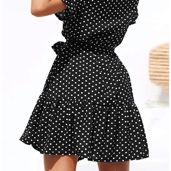 NWOT Polka dot button down dress ruffle sleeve - Picture 3 of 5